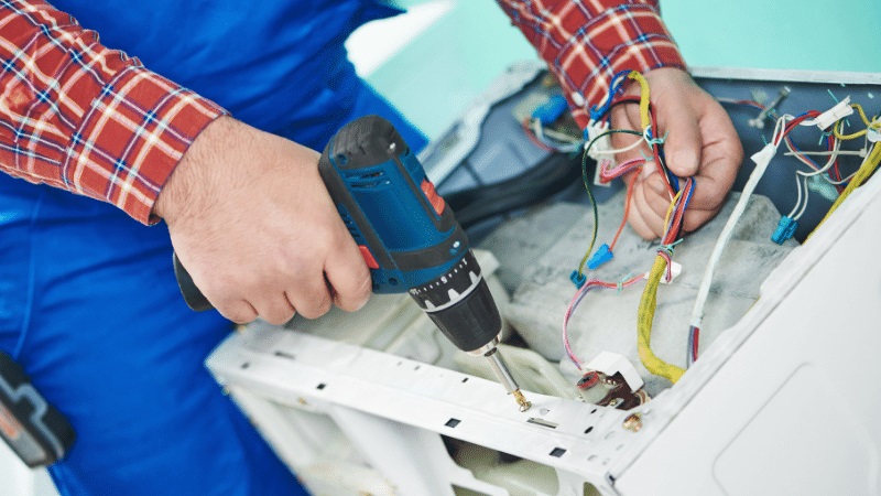 Küçükçekmece Mitsubishi Mitsubishi çamaşır makinesi kart tamiri – Su almama arızası orijinal parça ile giderildi. - Teknik servis örneği